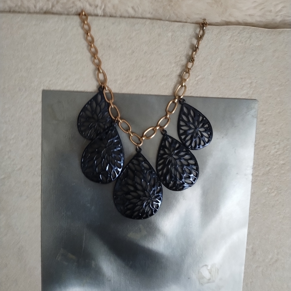 ElegantNavy and Gold Teardrop Necklace